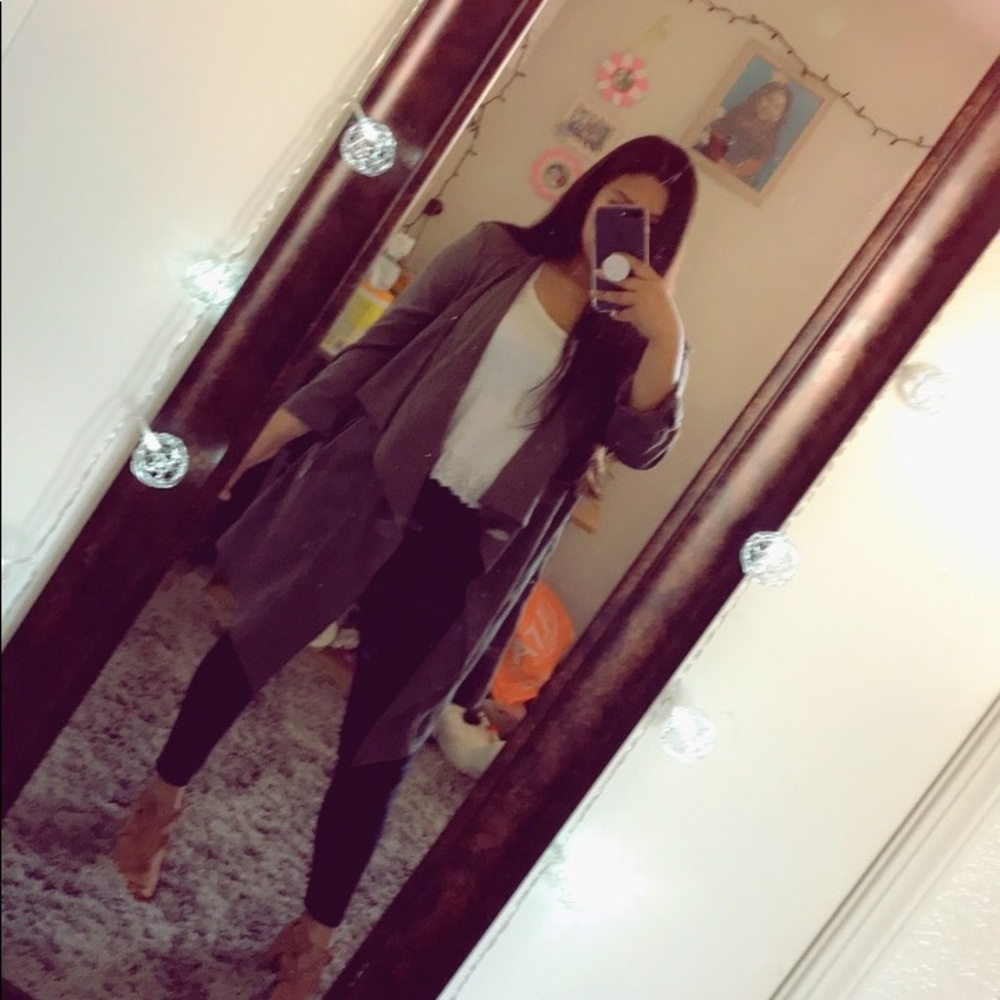 Meet your Posher, Leslie